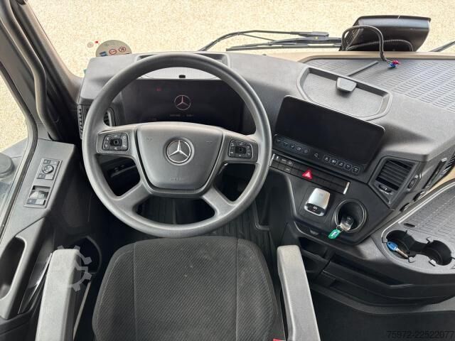 Standard tractor unit  Actros 1851 LS