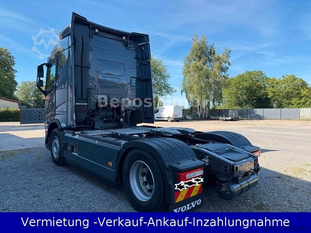 Hazardous materials truck VOLVO FH 500 - Euro 6-ADR-I-Shift-I-Park cool