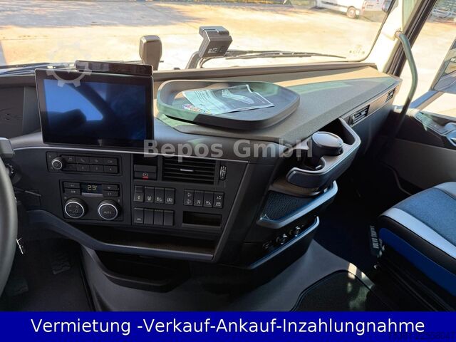 Hazardous materials truck VOLVO FH 500 - Euro 6-ADR-I-Shift-I-Park cool