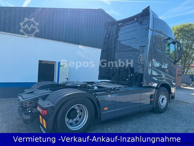 Hazardous materials truck VOLVO FH 500 - Euro 6-ADR-I-Shift-I-Park cool