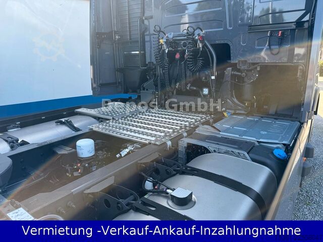 Hazardous materials truck VOLVO FH 500 - Euro 6-ADR-I-Shift-I-Park cool