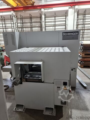 Hydraulická dvousloupová horizontální pásová pila BEHRINGER HBE 261 A