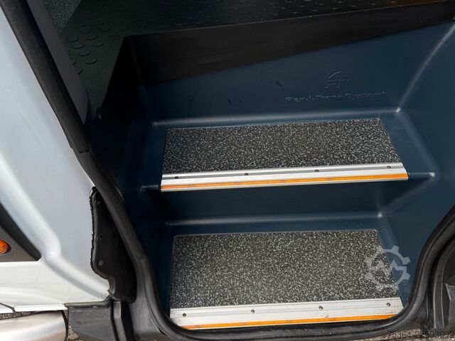 Microbuz MERCEDES-BENZ Sprinter 313 Cdi L2H2 Flex-i-Trans 9 Sitze+Lift