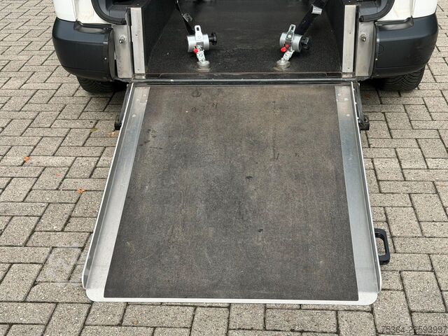 Microbuz VW Caddy Maxi 1.6 Tdi 5 Sitze Rollstuhlrampe Klima