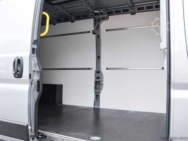 Dobozos furgon Iveco E SuperJolly J35F20EV