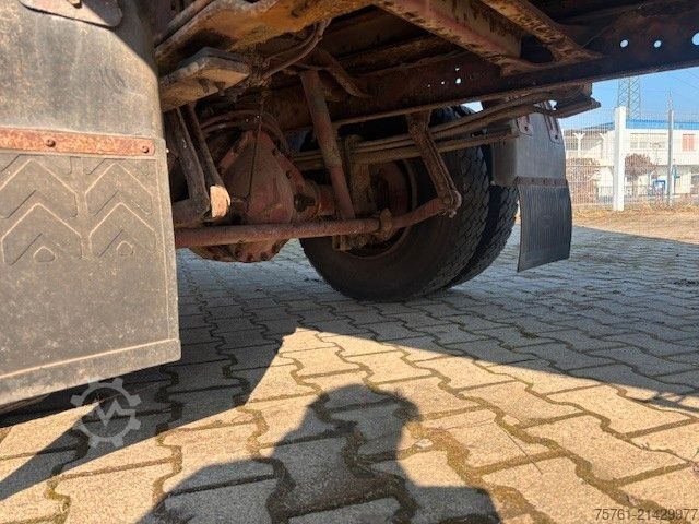 Ponyvával szerelt furgon MERCEDES-BENZ 814 Blatt-Blatt 6 Zylinder