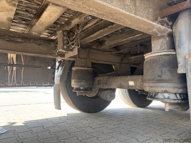 Mozgópadlós félpótkocsi KRAKER CF 200  92 cbm