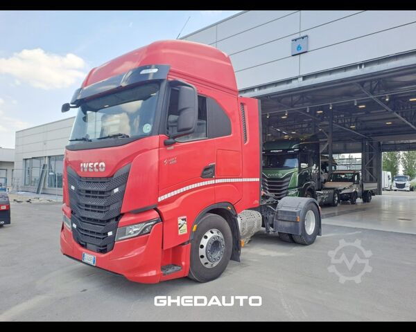 Tractor estándar IVECO TRATTORE STRADALE IVECO S-WAY 480 CON ADR