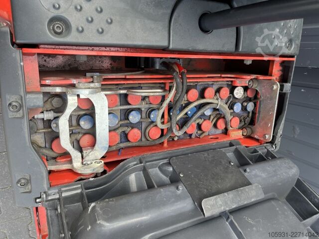 Tažný traktor Linde P30