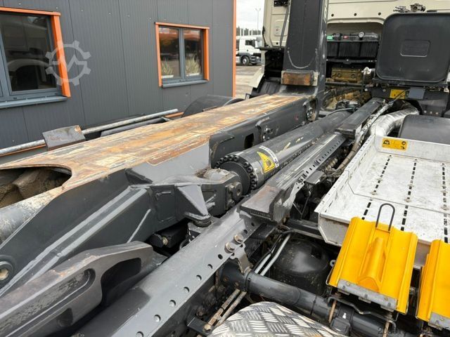 Kroklastbil MERCEDES-BENZ Arocs 4145 8x4 Abrollkipper MEILLER RS 26.60L