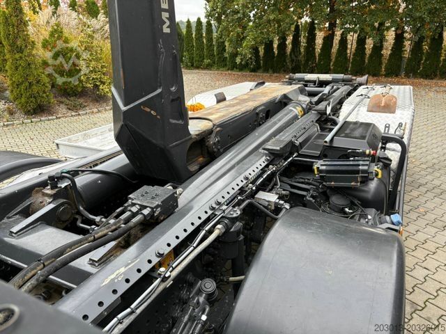 Kroklastbil MERCEDES-BENZ Arocs 4145 8x4 Abrollkipper MEILLER RS 26.60L