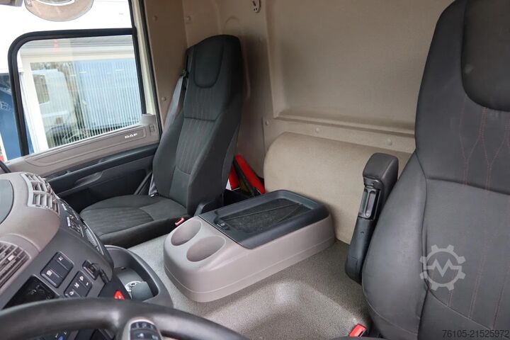 Gekoeld/bevroren transport DAF CF 320 Koel/Vries + klep 2000 kg Carrier Silenc...