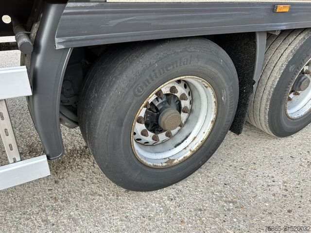 Gekoeld/bevroren transport Krone / SOR Iberica -S3E / Carrier Vector 1550 / Kuhl...