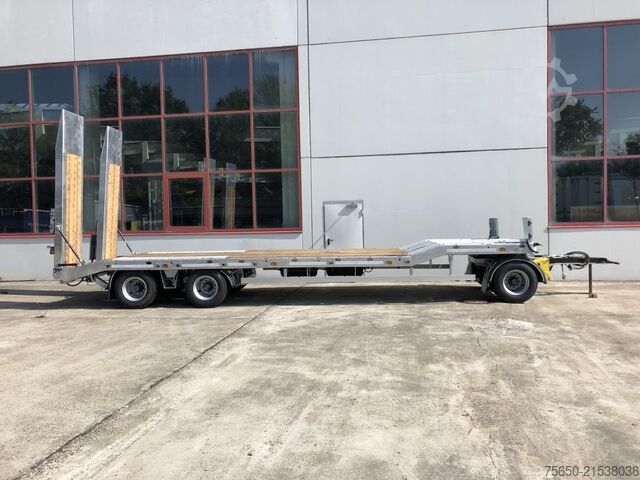 Low loader trailer Möslein T3-6 VB F  neuer 3 Achs Tieflader- Anhänger