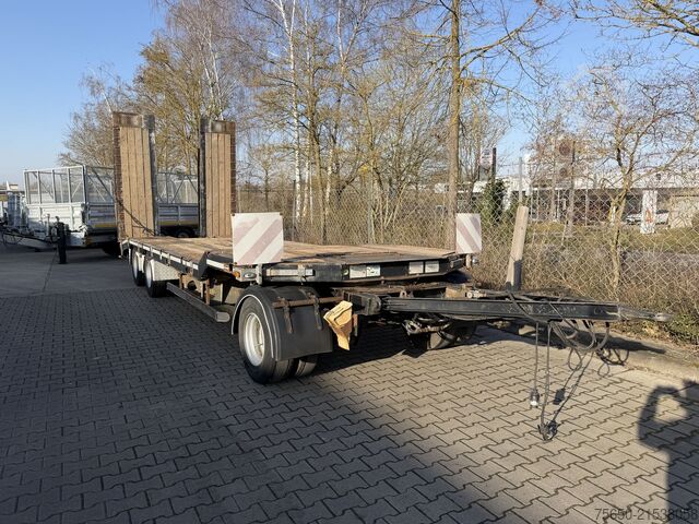 Low loader trailer Schwarzmueller T3  3 Achs Tiefladeranhänger