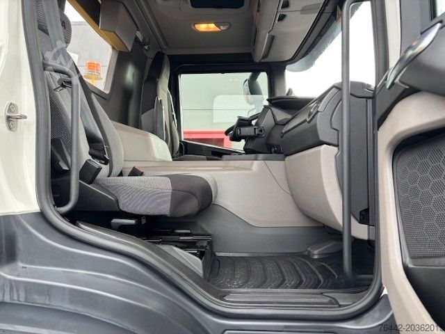 Takelwagen SCANIA XT410-8X4-TRIDEM/SEILWINDE/HYDR RAMP/FUNK/TOP
