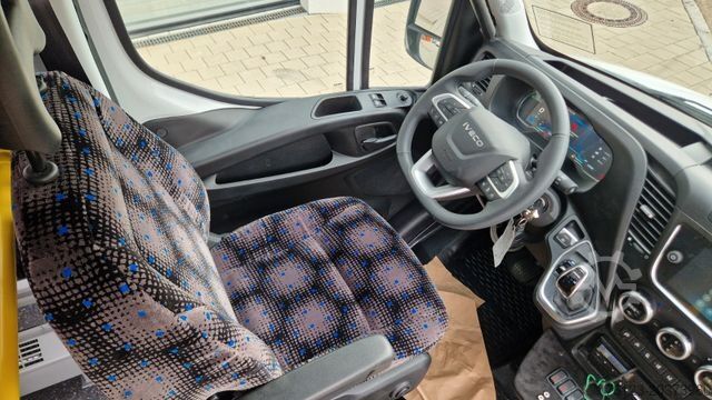 City bus IVECO Daily Heckniederflur Elektro City Stock