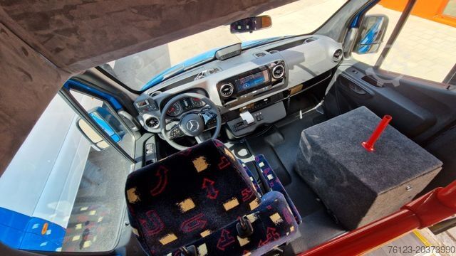 Minibusz MERCEDES-BENZ 517 / 515 Frontniederflur mit Ada Systeme