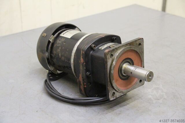 Motorreductor 0,5 kW 180 omw/min 24 volt Gansow IBC 12829 / ZF12