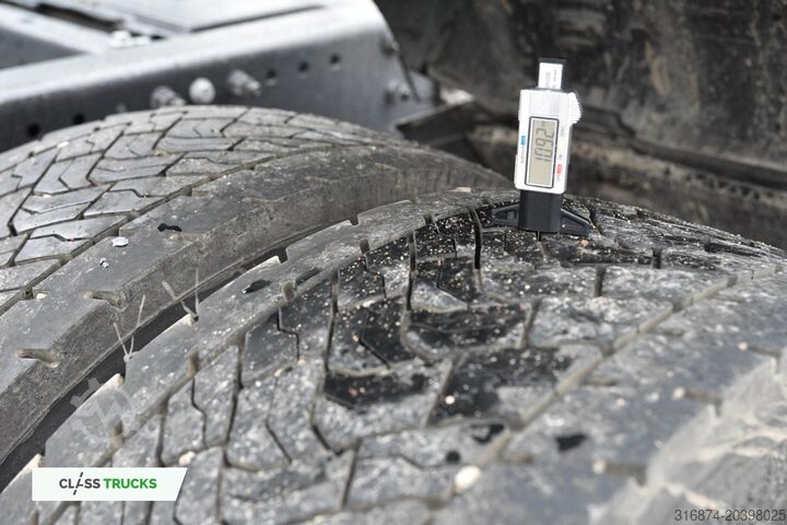 Standard tractor unit VOLVO FH 460 Globetrotter XL Varios i-Save