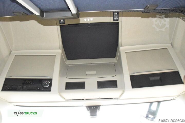 Standard tractor unit VOLVO FH 460 Globetrotter XL Varios i-Save