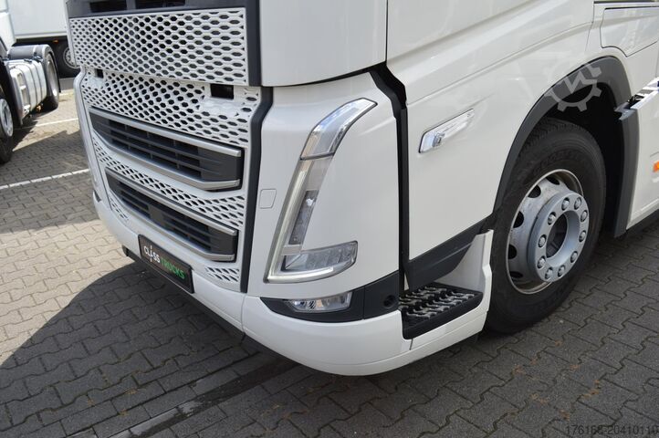 Standaardtrekker VOLVO FH 460 Globetrotter XL i-Save SideSkirts