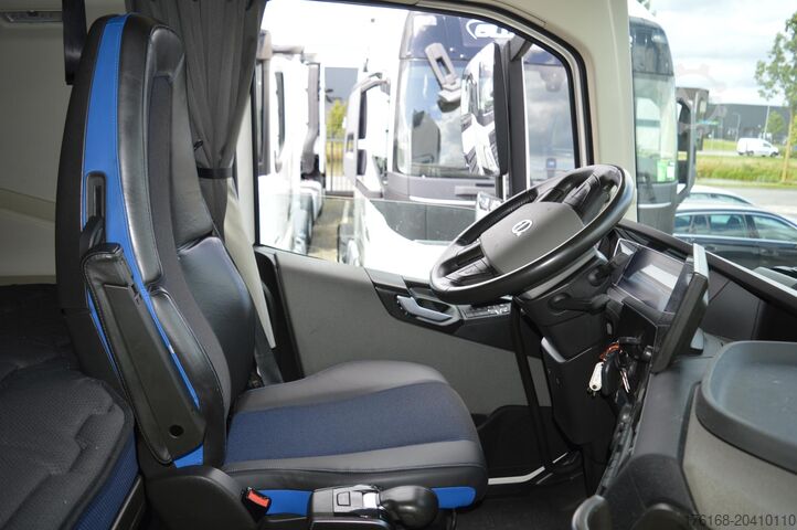 Standaardtrekker VOLVO FH 460 Globetrotter XL i-Save SideSkirts