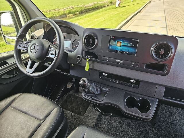 Transportul de călători MERCEDES-BENZ SPRINTER 314 L2H1 9-Pers 2X Airco