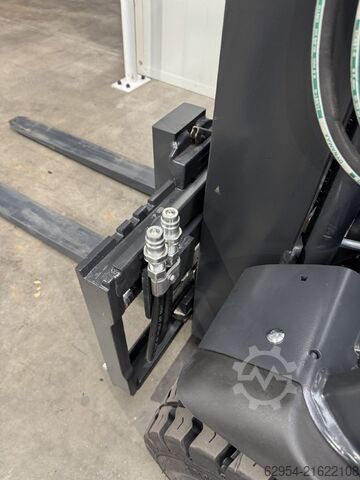 Carretilla eléctrica de 3 ruedas Linde E 18-02 EVO Triplex STVO