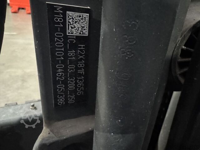 Carretilla eléctrica de 3 ruedas Linde E 16 C-02 EVO Triplex