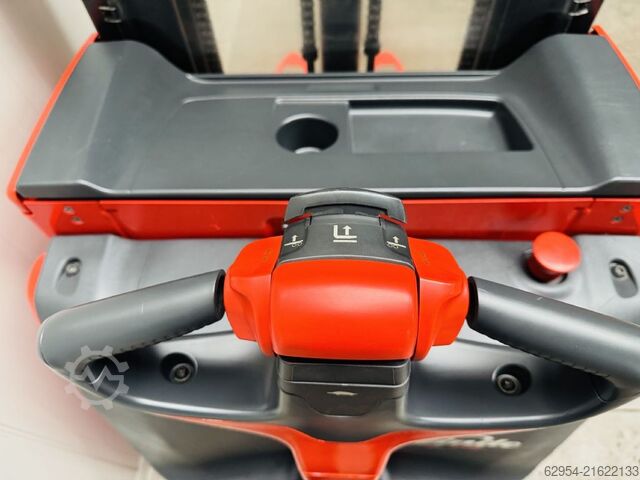 High Lift stacker Linde L 14 i Triplex