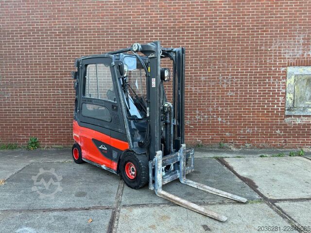 Elektro 4 Rad-Stapler Linde E25L-01