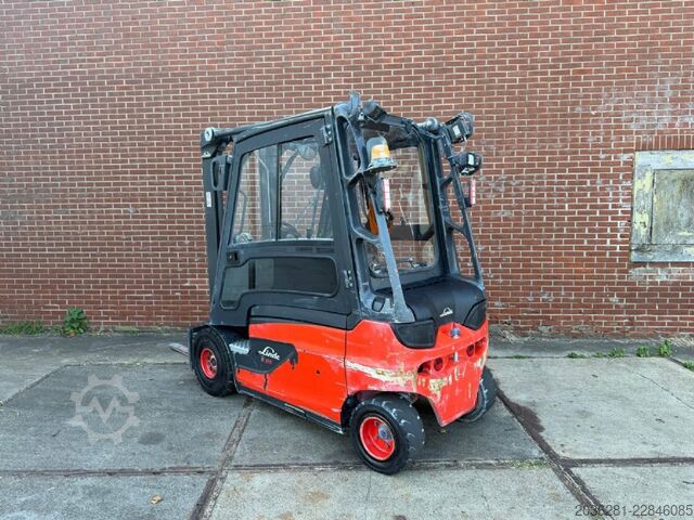 Elektro 4 Rad-Stapler Linde E25L-01