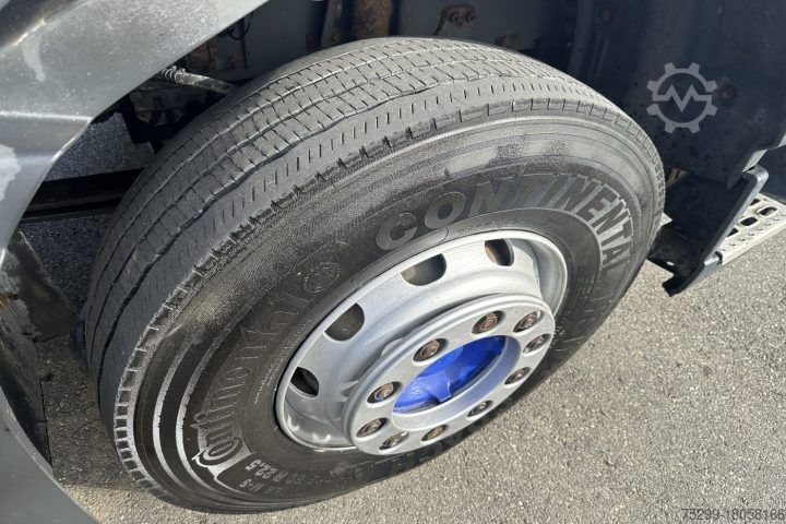 Camión volquete Volvo FM12-460 8x4 Kipper
