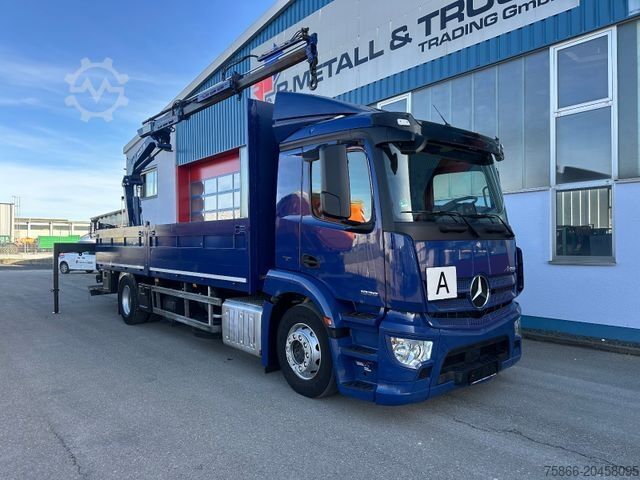 Ladbil med lad MERCEDES-BENZ 1836 LL Antos Pritsche & Heckkran MKG 116 A