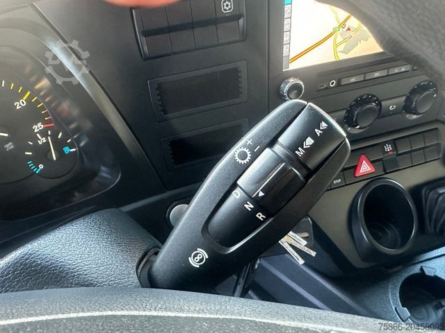 Ladbil med lad MERCEDES-BENZ 1836 LL Antos Pritsche & Heckkran MKG 116 A