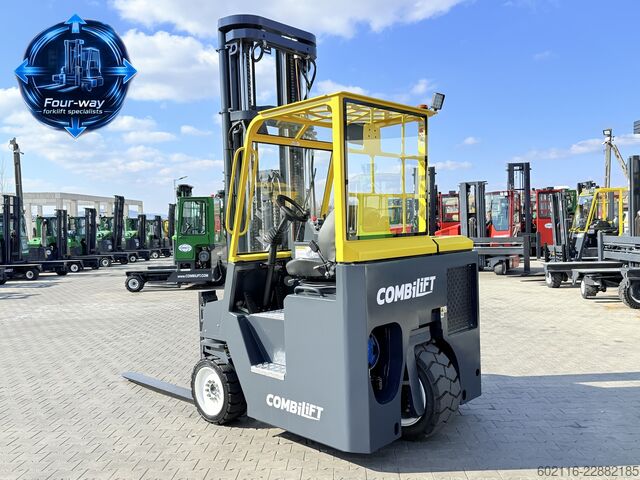 Empilhadeira multidirecional Combilift CB4000 GAS TRIPLEX 8500 FREE LIFT