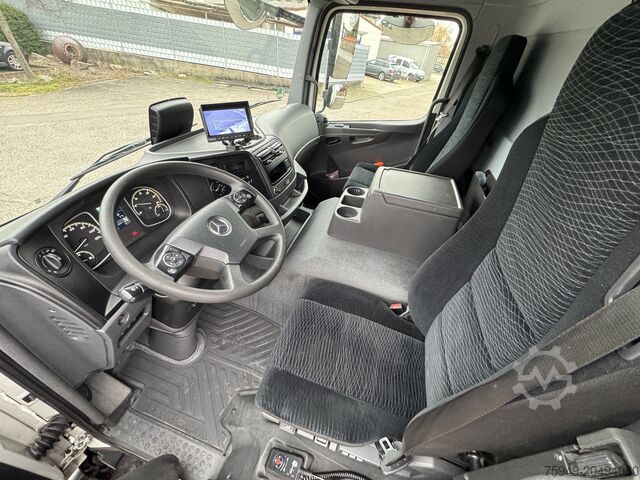 Atego 1224 L, 7.25 m, 1.5 t tail lift, trailer coupling Mercedes-Benz Atego 1224 L Pritsche/Plane 7,25m LBW