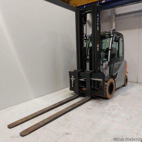 VS-22473 Electric triplex forklift Still RX60-50 with fork positioner STILL RX60-50