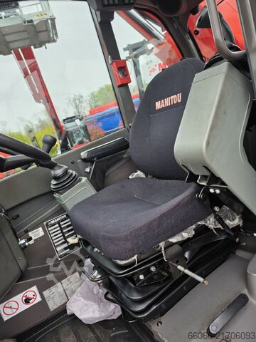Forgatható teleszkópos kezelő Manitou MRT 2150 + Privilege