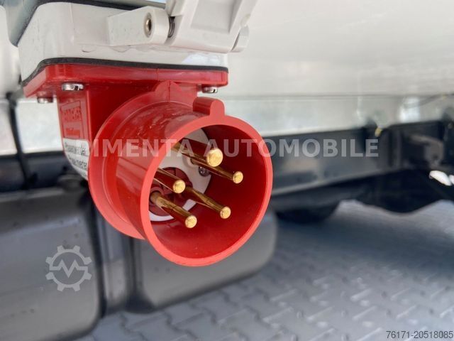 Koelwagen met geïsoleerde laadbak IVECO Daily 70C18A8 TK 2,46m BR THERMOKI AUT LED KLIMA