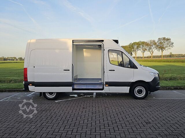 MERCEDES-BENZ SPRINTER 315 L2H2 BI-TEMP FRIGO Carrier Furgón frigorífico Día/Noche 2 Compartimentos  MERCEDES-BENZ SPRINTER 315 L2H2 BI-TEMP FRIGO Carrier Koelwag...