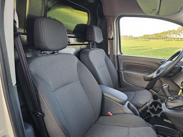 MERCEDES-BENZ CITAN 109 CDI Hosszú Airco Euro6 Alacsony futásteljesítmény 1. Tulajdonostól! MERCEDES-BENZ CITAN 109 CDI LONG Airco Euro6 Lage-Kilometerst...