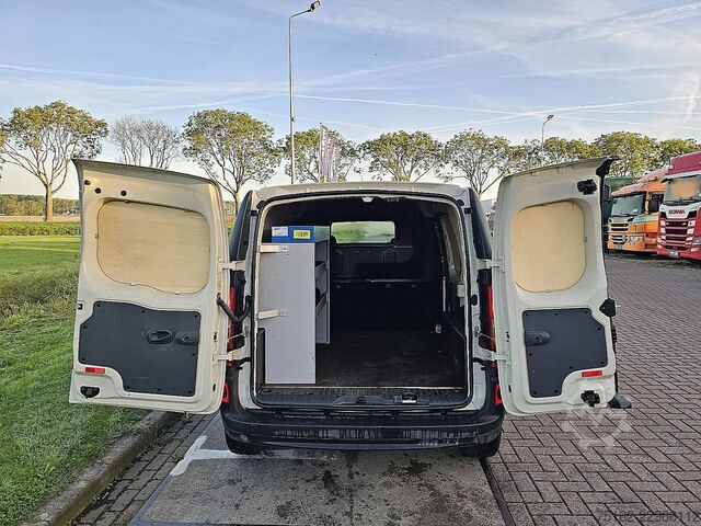 MERCEDES-BENZ CITAN 109 CDI Hosszú Airco Euro6 Alacsony futásteljesítmény 1. Tulajdonostól! MERCEDES-BENZ CITAN 109 CDI LONG Airco Euro6 Lage-Kilometerst...