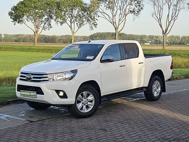 TOYOTA HI-LUX 2.4 EU netto eksportpris 19.950,00 AC automatgear EURO6 anhængertræk bluetooth bagsæde TOYOTA HI-LUX 2.4 EU netto exportprijs 19950,00 ac aut...