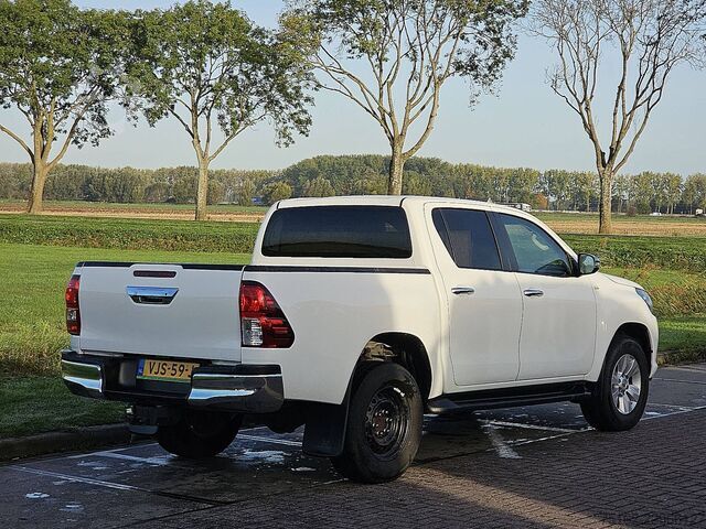 TOYOTA HI-LUX 2.4 EU netto eksportpris 19.950,00 AC automatgear EURO6 anhængertræk bluetooth bagsæde TOYOTA HI-LUX 2.4 EU netto exportprijs 19950,00 ac aut...
