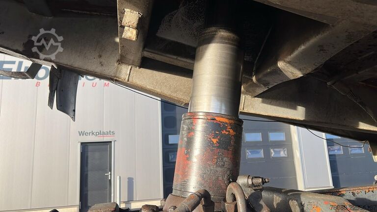 3-zijdenkipper MAN 25.372 (6 CYLINDER / MANUAL PUMP / POMPE MANUEL...