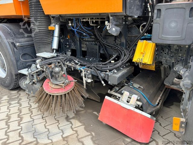 Οδοκαθαριστικό μηχάνημα MERCEDES-BENZ ACTROS 1830 4x2 Kehrmaschine BUCHER OPTIFANT8000