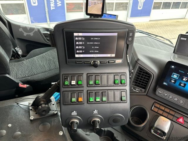 Οδοκαθαριστικό μηχάνημα MERCEDES-BENZ ACTROS 1830 4x2 Kehrmaschine BUCHER OPTIFANT8000
