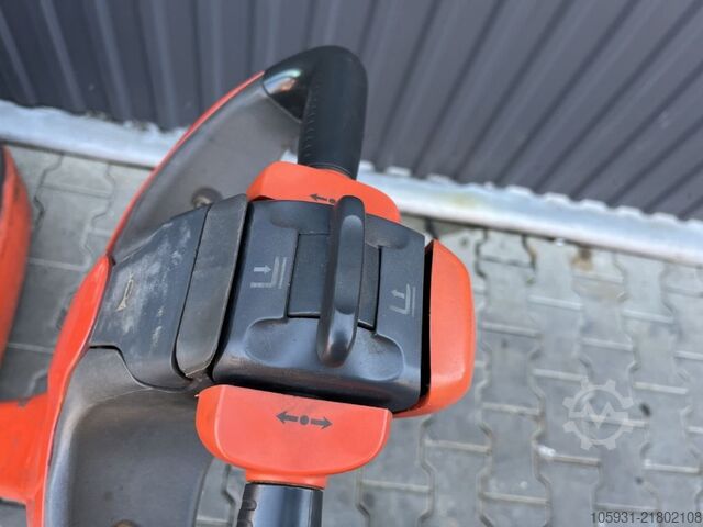 Στοίβαξη πεζών Linde L12